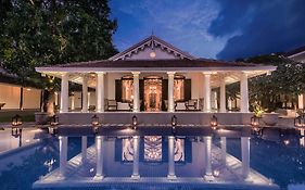 Residencia by Uga Escapes
